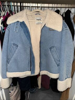 Zara Light Blue Denim Sherpa-Lined Jean Jacket with Cream Trim